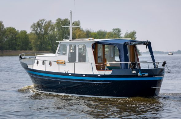 Oostvaarder Kotter - Motorboot huren - Ottenhome Heeg