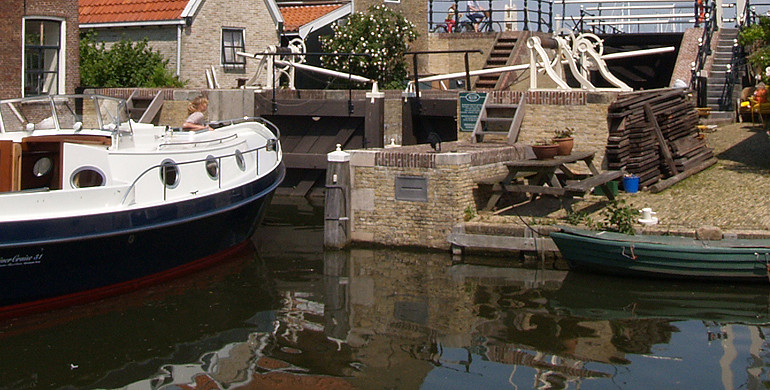 RiverCruise 31 Cabrio WS - Motorboot huren in Friesland - Ottenhome Heeg - kopie