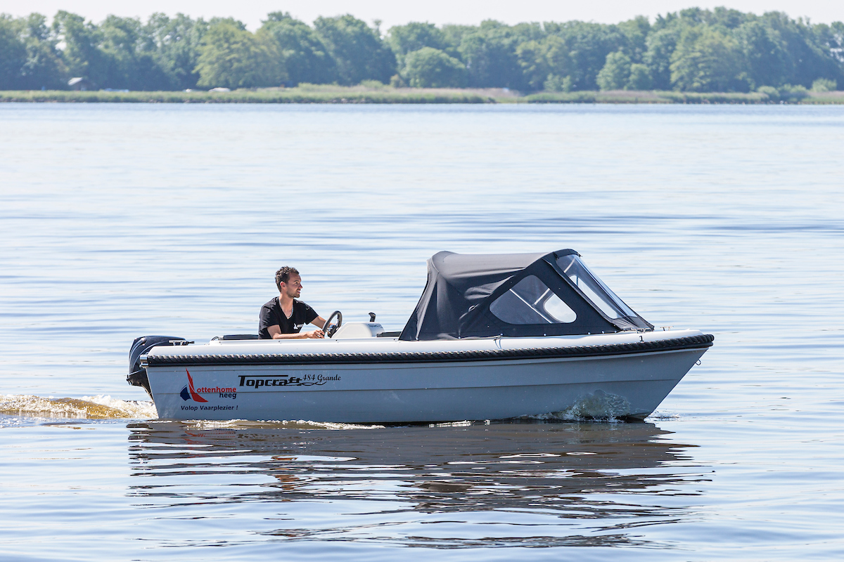 Topcraft 484 consoleboot van Ottenhome Heeg in Heeg