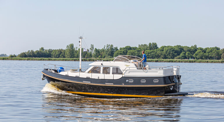 Motorboot huren - Linssen Grand Sturdy 410 Gold - Ottenhome Heeg